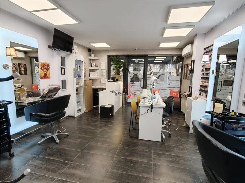 Teiul Doamnei, Spatiu comercial   salon de infrumusetare activ