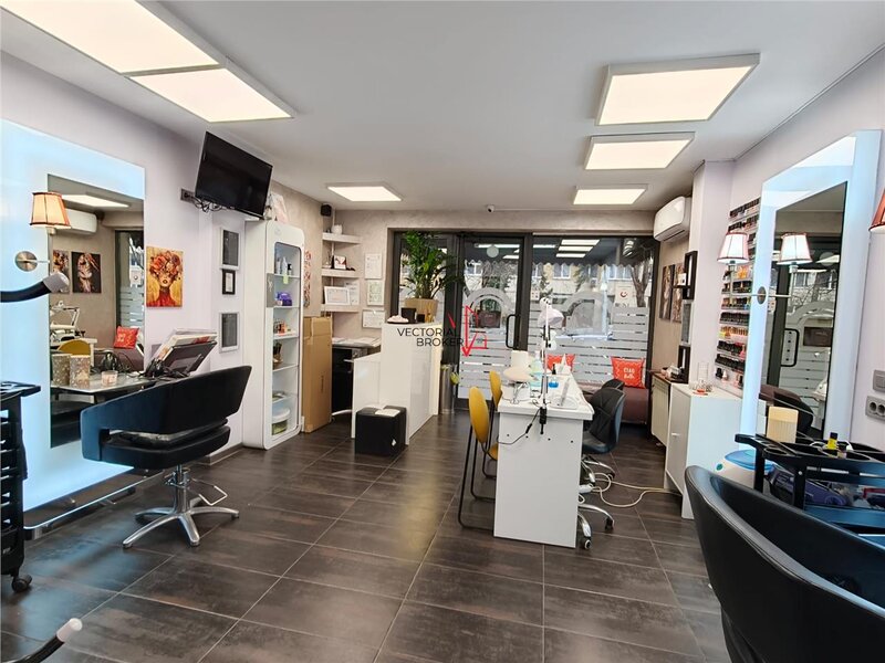 Teiul Doamnei, Spatiu comercial   salon de infrumusetare activ